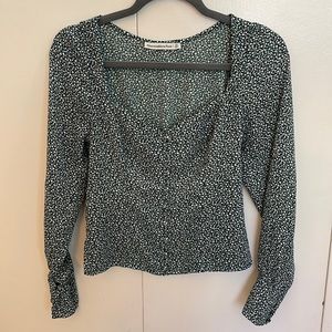 BLACKLong-Sleeve Button-Through V-Neck Top